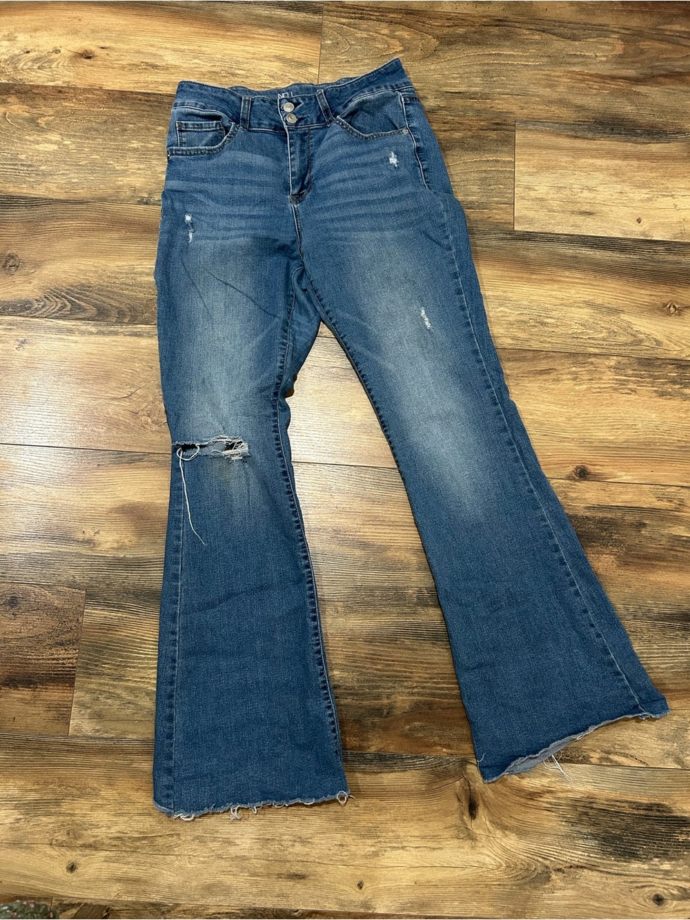 No Boundaries Women’s Size 11 Distressed Flare Jeans Raw Hem Stretch Denim